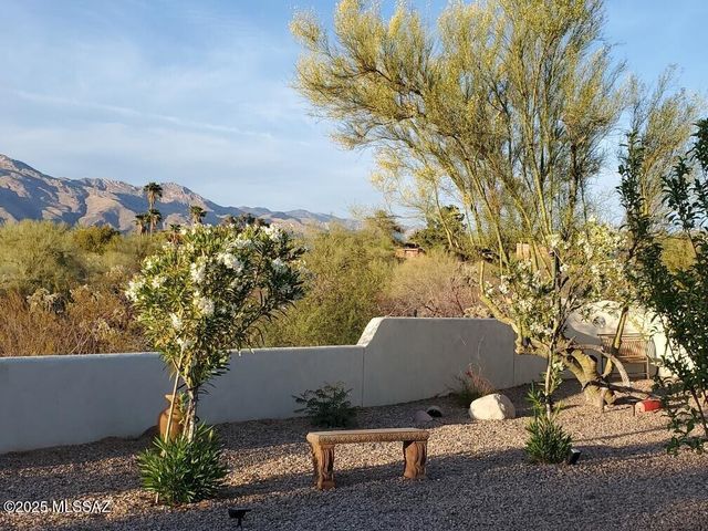 4165 N Avenida Del Cazador, Tucson, AZ 85718