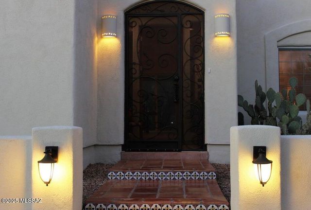 4165 N Avenida Del Cazador, Tucson, AZ 85718