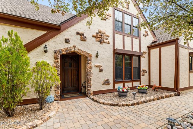 2 WOODSIDE Drive, Prescott, AZ 86305