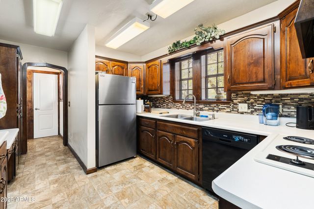 2 WOODSIDE Drive, Prescott, AZ 86305