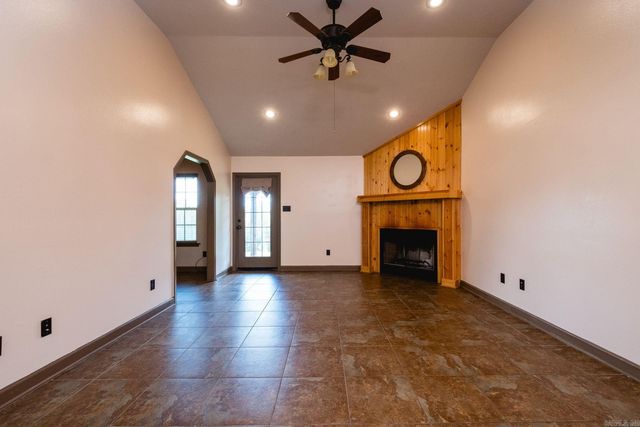 4951 Dixie Lane, Benton, AR 72019