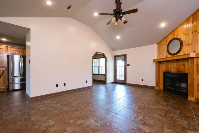 4951 Dixie Lane, Benton, AR 72019