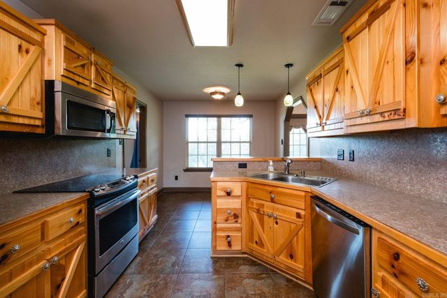 4951 Dixie Lane, Benton, AR 72019
