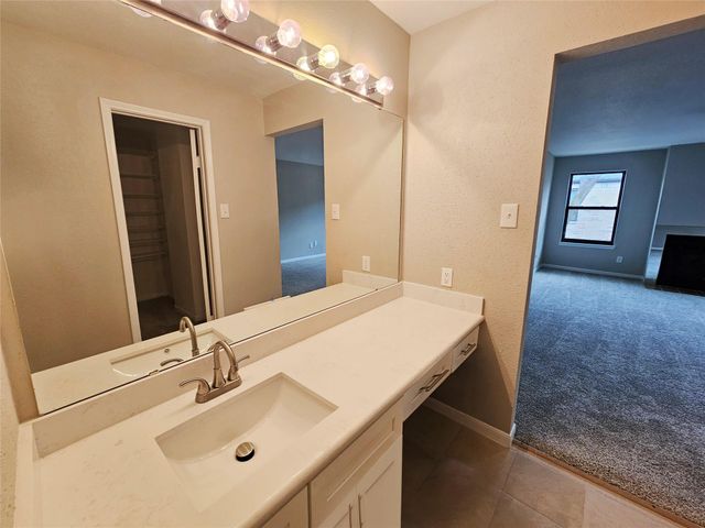 9800 Pagewood Lane 3006, Houston, TX 77042