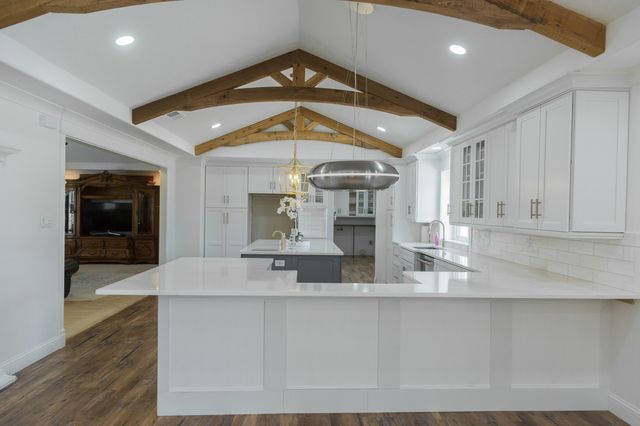 1308 W 24th Street, Plainview, TX 79072