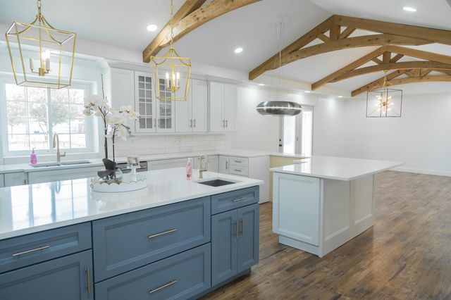 1308 W 24th Street, Plainview, TX 79072