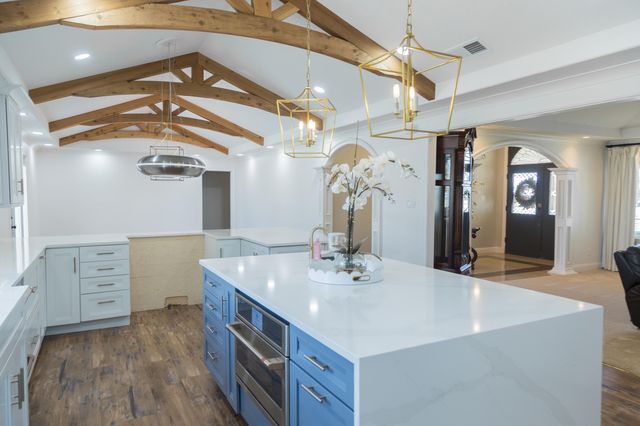 1308 W 24th Street, Plainview, TX 79072