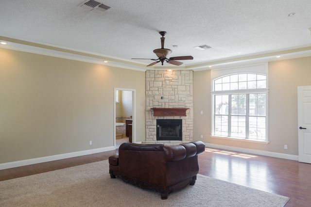 1308 W 24th Street, Plainview, TX 79072