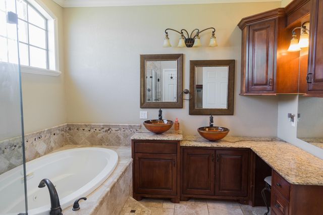 1308 W 24th Street, Plainview, TX 79072