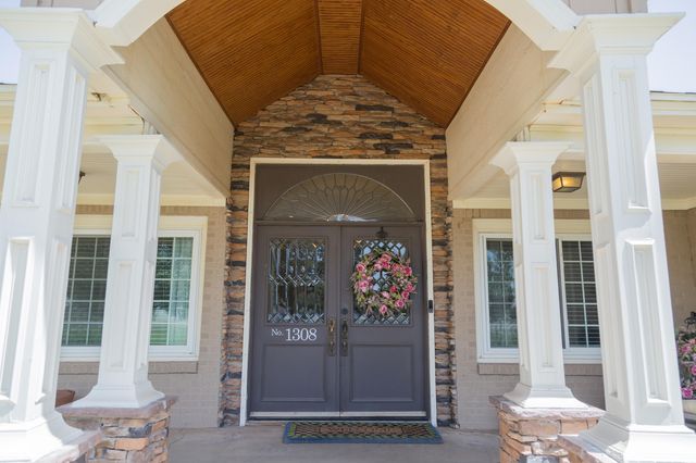 1308 W 24th Street, Plainview, TX 79072