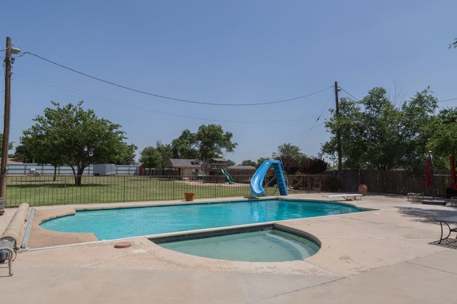 1308 W 24th Street, Plainview, TX 79072