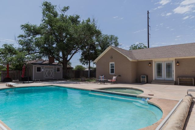 1308 W 24th Street, Plainview, TX 79072