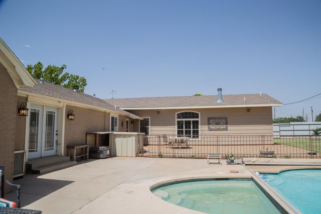 1308 W 24th Street, Plainview, TX 79072