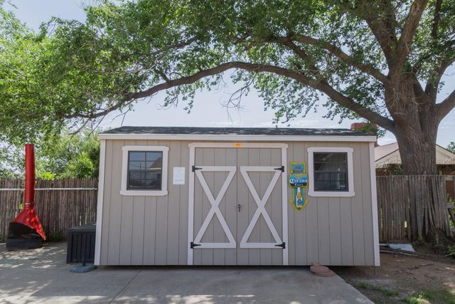 1308 W 24th Street, Plainview, TX 79072