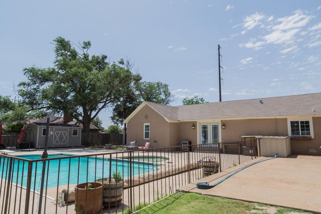 1308 W 24th Street, Plainview, TX 79072
