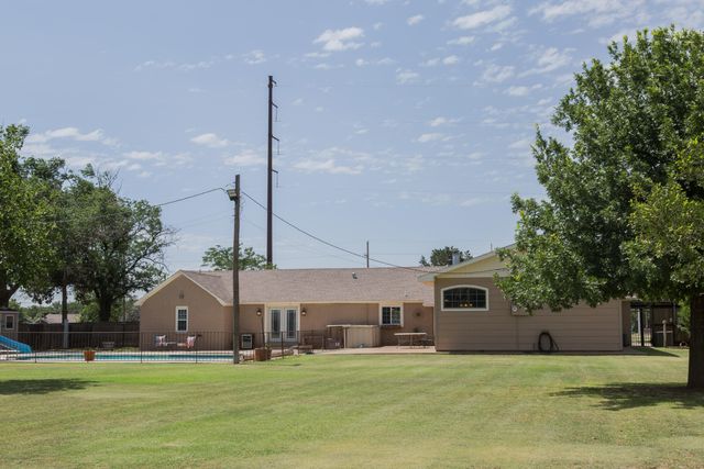 1308 W 24th Street, Plainview, TX 79072