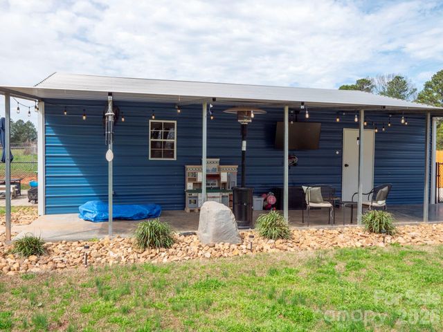 2979 Greenleaf Road, Clover, SC 29710