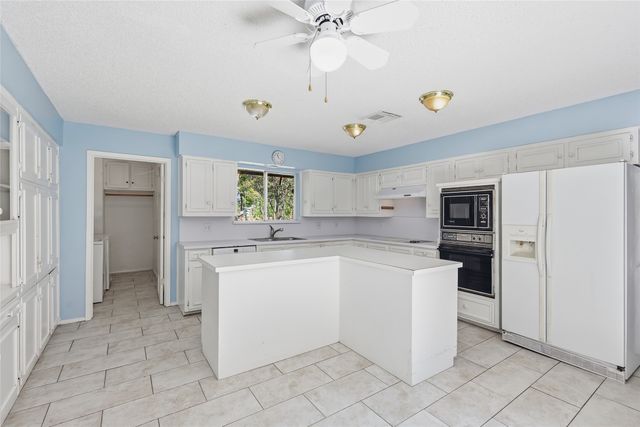 1814 Briarcrest Lane, Arlington, TX 76012