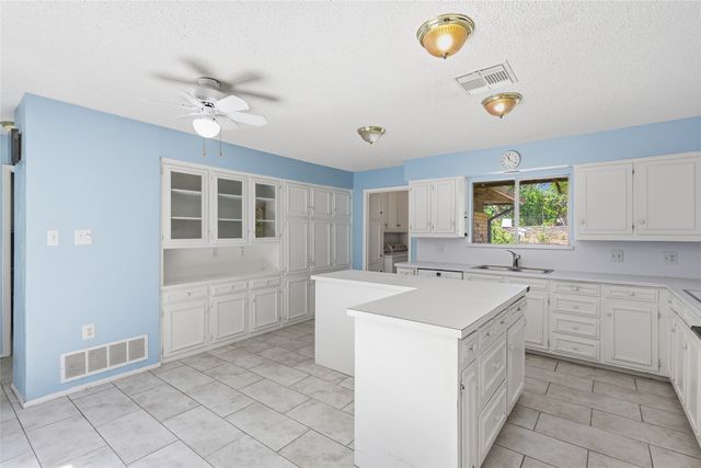 1814 Briarcrest Lane, Arlington, TX 76012