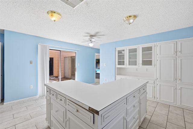 1814 Briarcrest Lane, Arlington, TX 76012