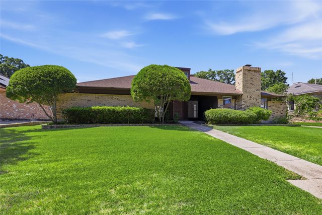 1814 Briarcrest Lane, Arlington, TX 76012