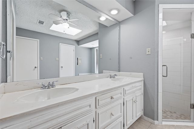 1814 Briarcrest Lane, Arlington, TX 76012