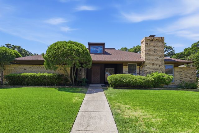 1814 Briarcrest Lane, Arlington, TX 76012