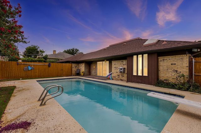 1814 Briarcrest Lane, Arlington, TX 76012