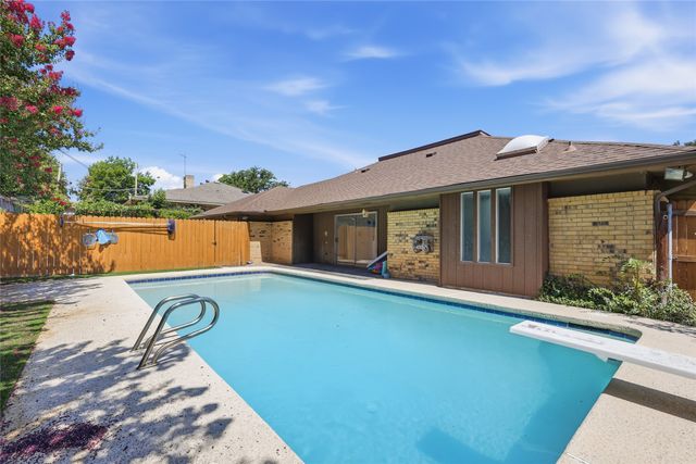 1814 Briarcrest Lane, Arlington, TX 76012