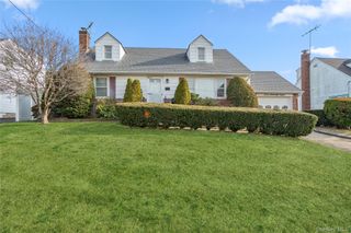 178 Farnum Boulevard, Franklin Square, NY 11010