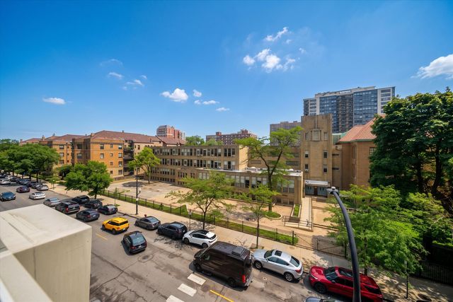 3950 N Lake Shore Drive 411B, Chicago, IL 60613