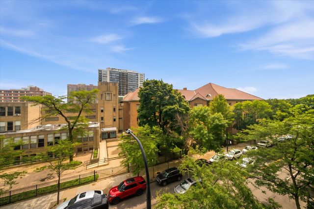 3950 N Lake Shore Drive 411B, Chicago, IL 60613