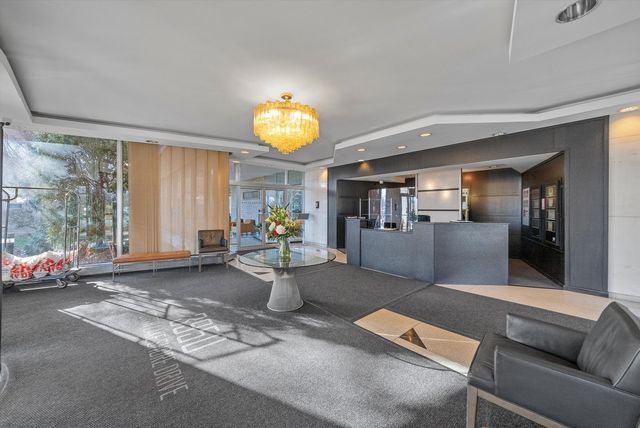 3950 N Lake Shore Drive 411B, Chicago, IL 60613