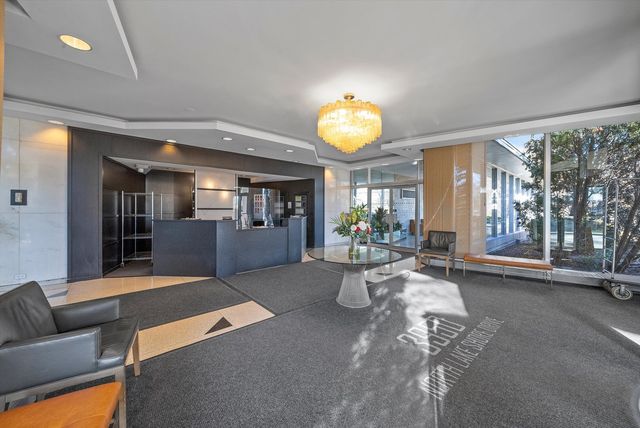 3950 N Lake Shore Drive 411B, Chicago, IL 60613