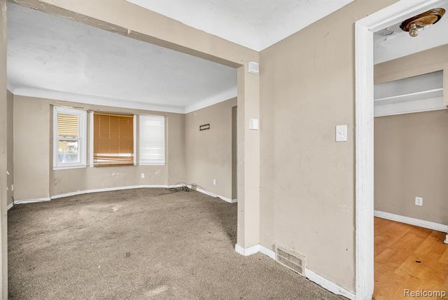 18505 Ashton Avenue, Detroit, MI 48219