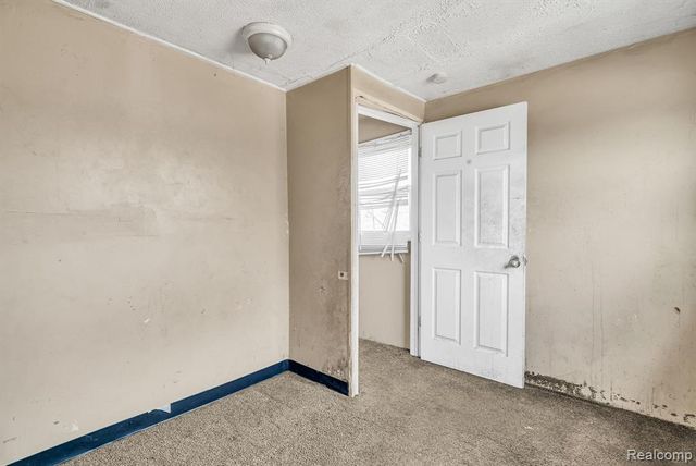 18505 Ashton Avenue, Detroit, MI 48219