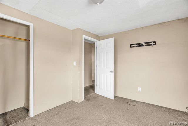 18505 Ashton Avenue, Detroit, MI 48219