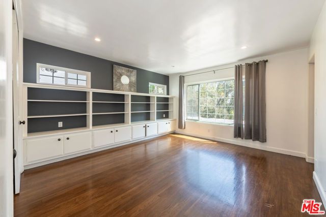 503 N Greencraig Road, Los Angeles, CA 90049