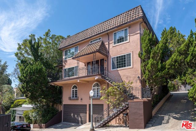 503 N Greencraig Road, Los Angeles, CA 90049