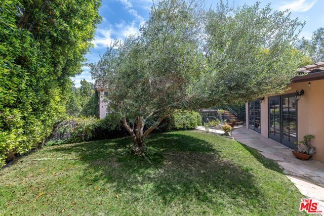 503 N Greencraig Road, Los Angeles, CA 90049