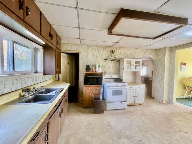 1864 Chapel Road, Spring Arbor Twp, MI 49269