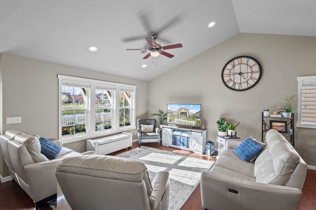 2027 W CENTENNIAL Way, Spokane, WA 99201