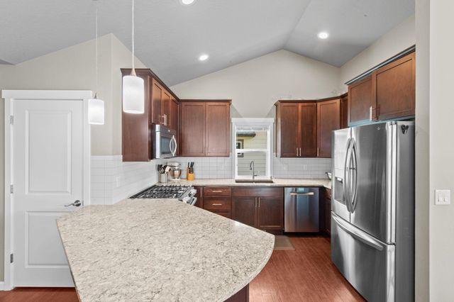 2027 W CENTENNIAL Way, Spokane, WA 99201
