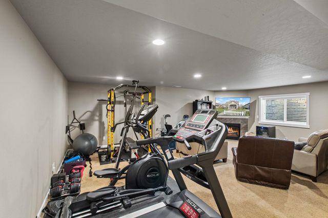 2027 W CENTENNIAL Way, Spokane, WA 99201