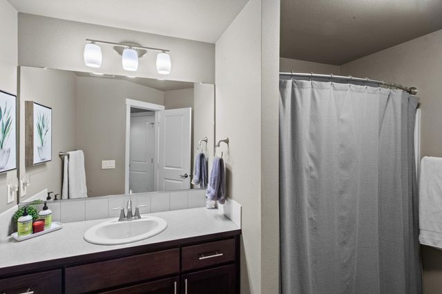 2027 W CENTENNIAL Way, Spokane, WA 99201