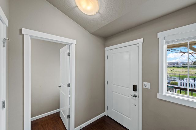 2027 W CENTENNIAL Way, Spokane, WA 99201