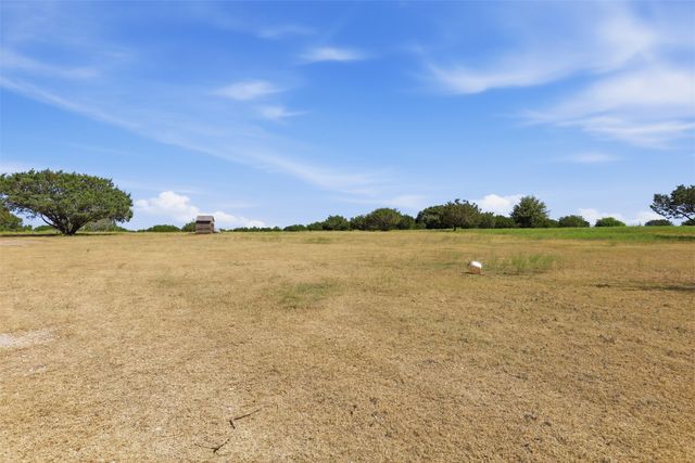 9132 Windmill Court W, Cleburne, TX 76033