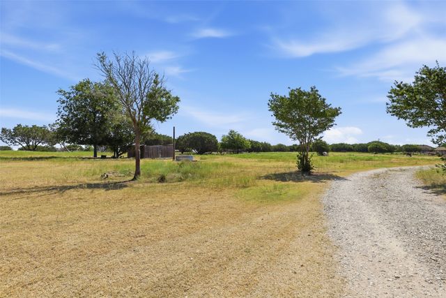 9132 Windmill Court W, Cleburne, TX 76033