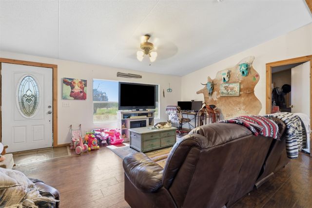 9132 Windmill Court W, Cleburne, TX 76033