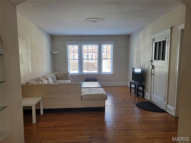 760 Syracuse Avenue, University City, MO 63130